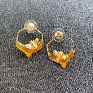 NWOT  Dripping Honeybee Earrings
